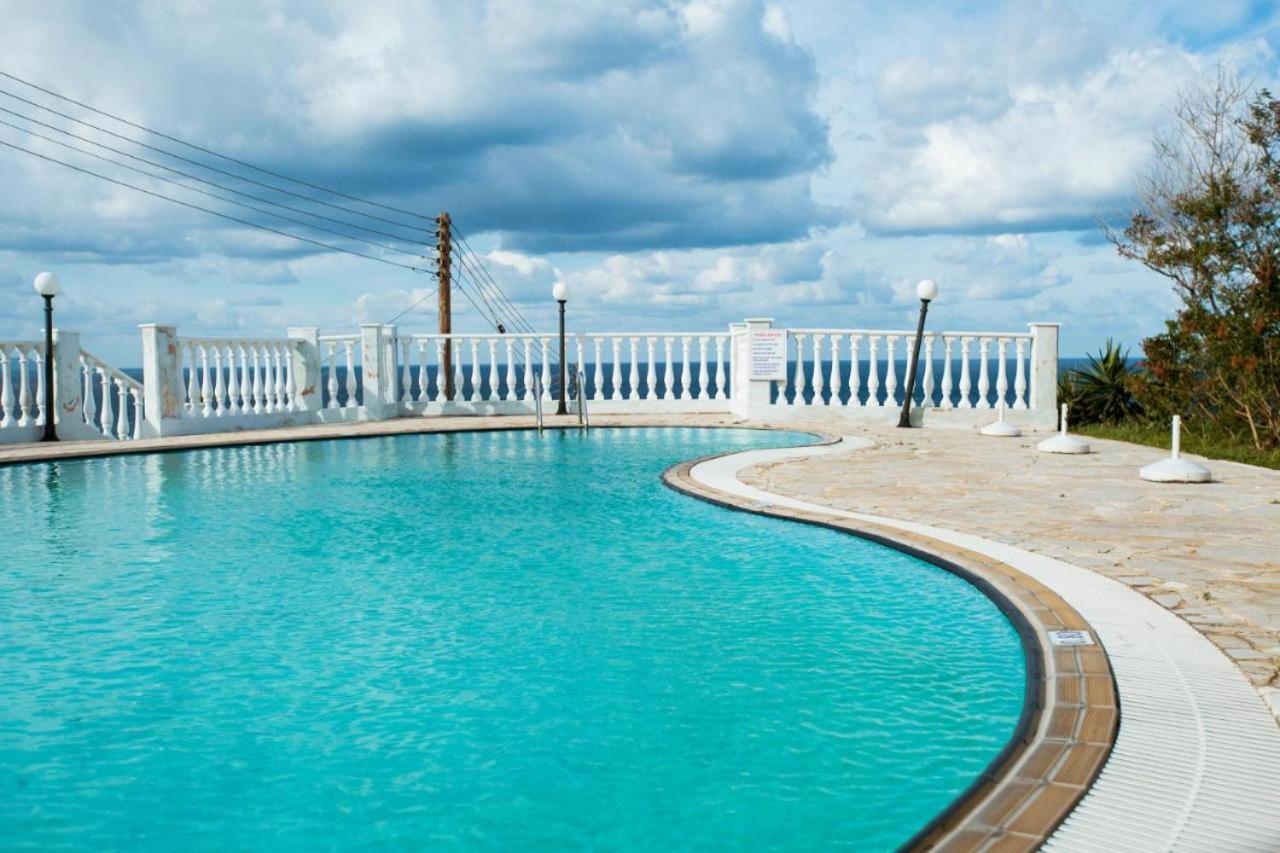 Seaclusion Vacation Villa Pomos Luaran gambar