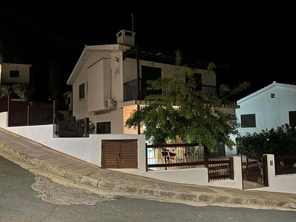 Seaclusion Vacation Villa Pomos Luaran gambar