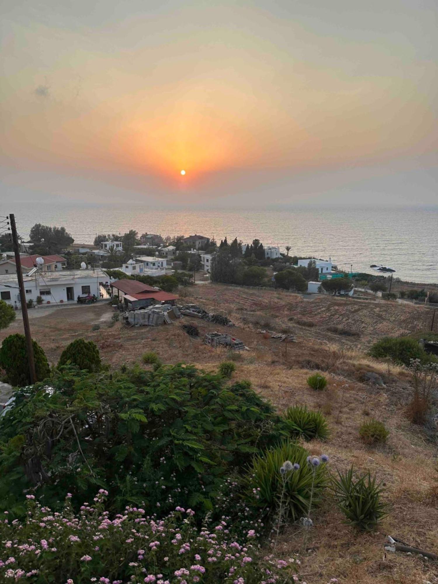 Seaclusion Vacation Villa Pomos Luaran gambar