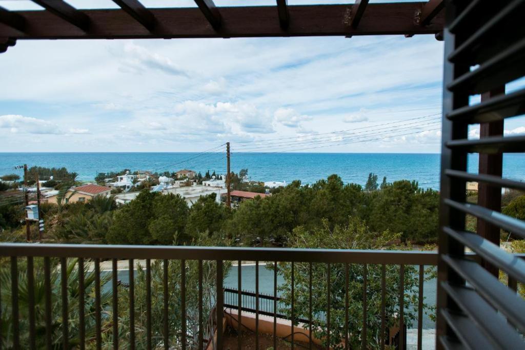 Seaclusion Vacation Villa Pomos Luaran gambar