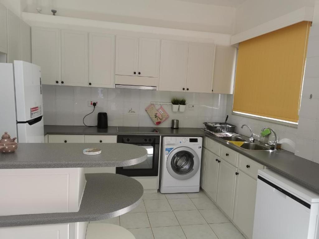 Seaclusion Vacation Villa Pomos Luaran gambar